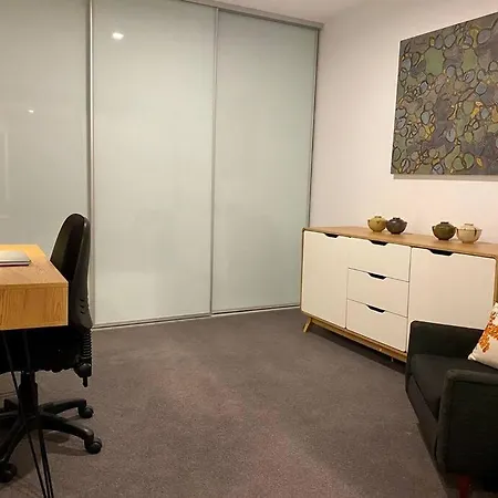 Central Canberra City Apartment With Study And Full Amenities Including Parking Exterior photo