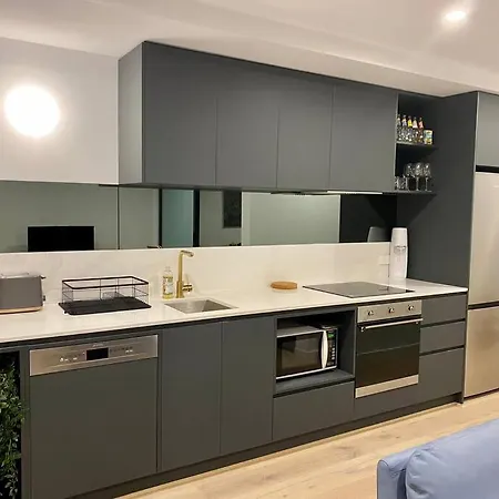 Central Canberra City Apartment With Study And Full Amenities Including Parking Exterior photo
