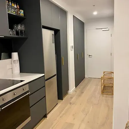 Central Canberra City Apartment With Study And Full Amenities Including Parking Exterior photo