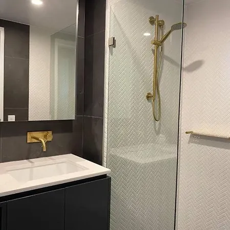 Central Canberra City Apartment With Study And Full Amenities Including Parking Exterior photo