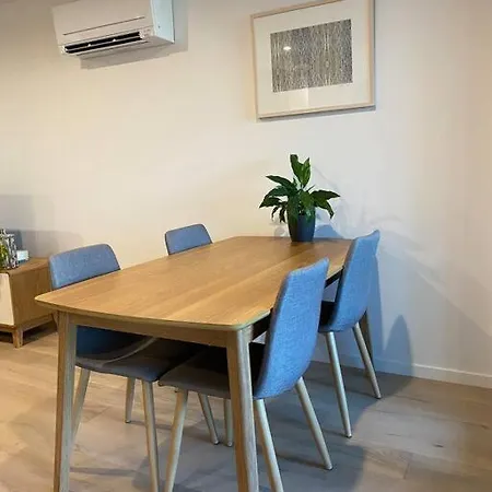 Central Canberra City Apartment With Study And Full Amenities Including Parking Exterior photo