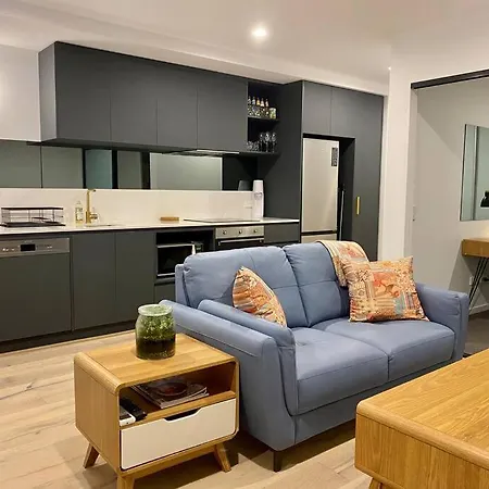 Central Canberra City Apartment With Study And Full Amenities Including Parking Exterior photo